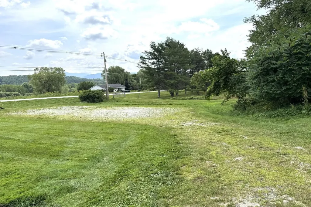 2631 North Grove Street Rutland City VT 05701