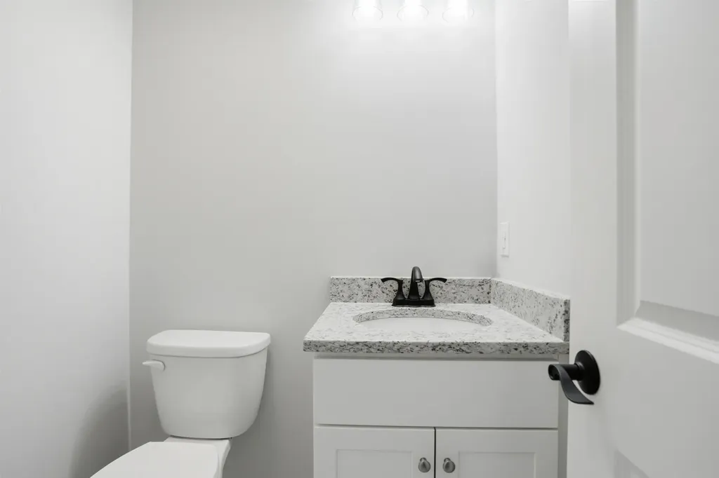 5 Talent Road Litchfield NH 03052