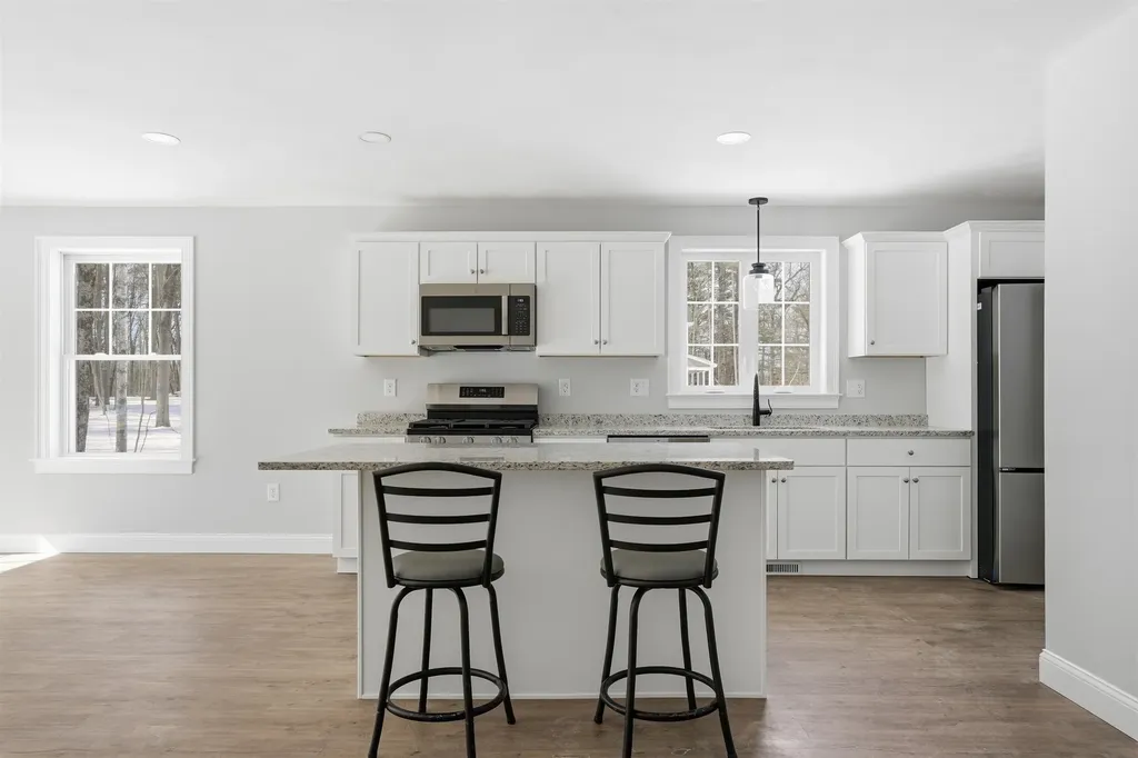 5 Talent Road Litchfield NH 03052