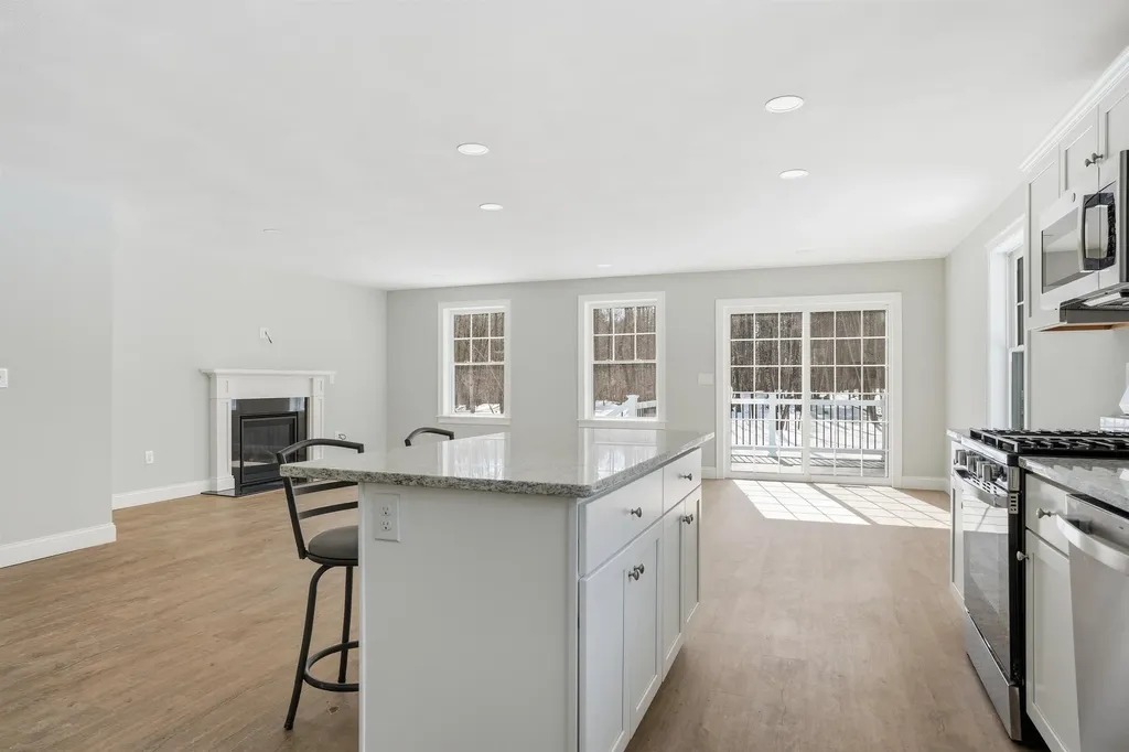 5 Talent Road Litchfield NH 03052