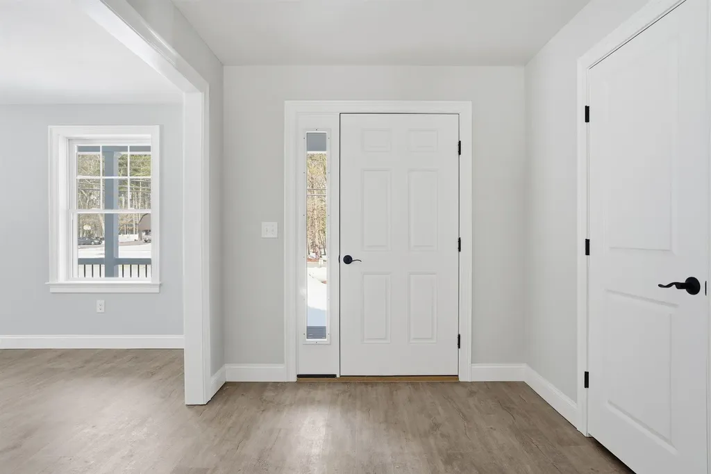 5 Talent Road Litchfield NH 03052