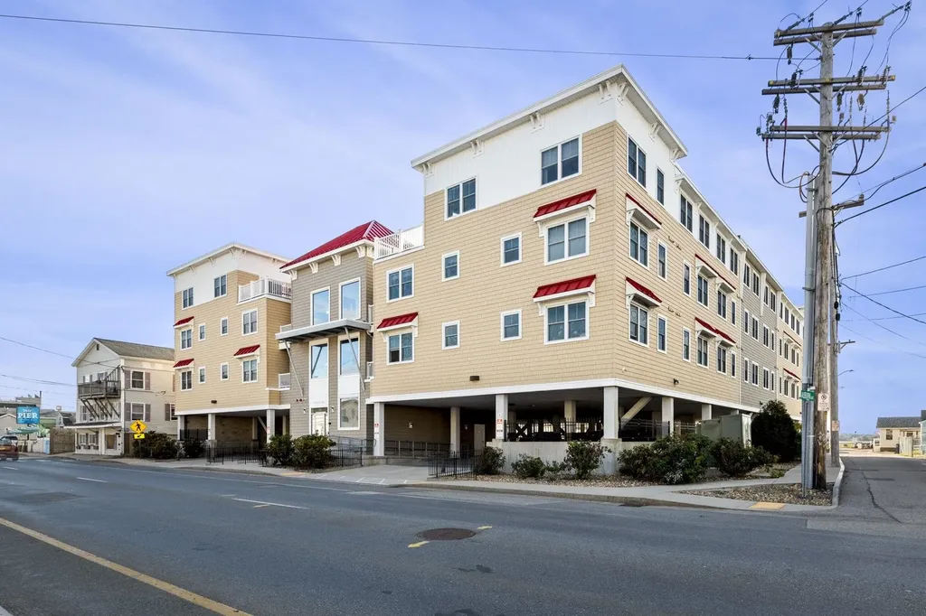 128 Ashworth Avenue Hampton NH 03842