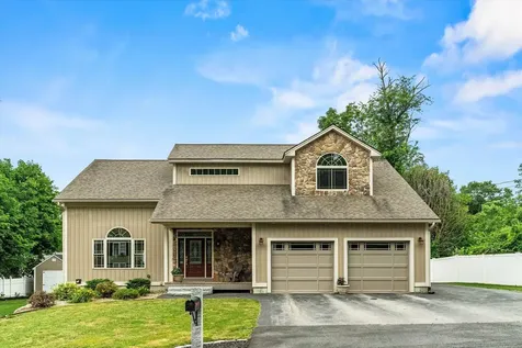 81 Holly Street Goffstown NH 03045-1342