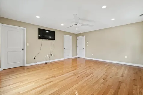 81 Holly Street Goffstown NH 03045-1342
