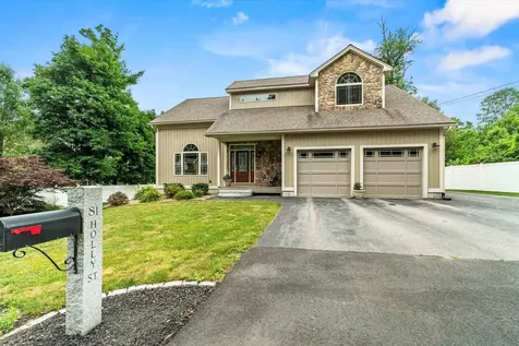 81 Holly Street Goffstown NH 03045-1342
