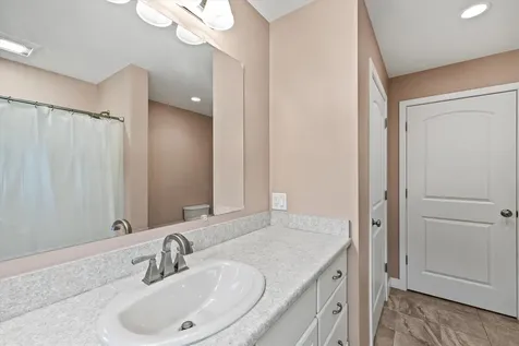 81 Holly Street Goffstown NH 03045-1342