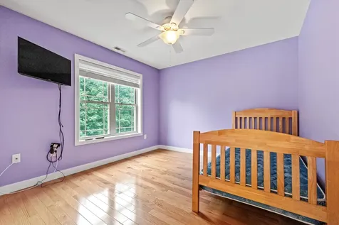 81 Holly Street Goffstown NH 03045-1342