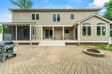 81 Holly Street Goffstown NH 03045-1342