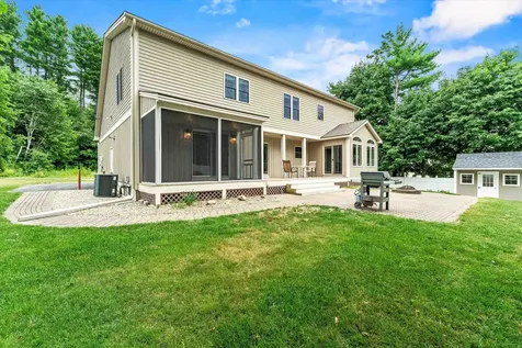81 Holly Street Goffstown NH 03045-1342
