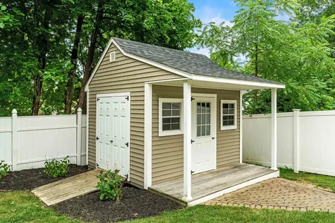 81 Holly Street Goffstown NH 03045-1342