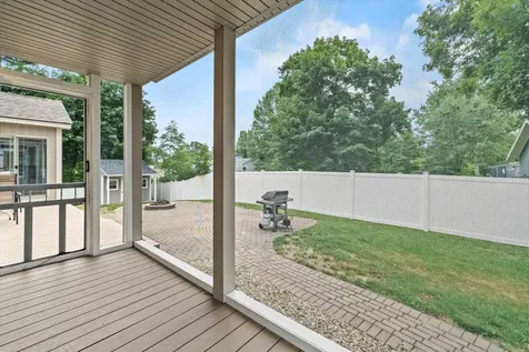 81 Holly Street Goffstown NH 03045-1342