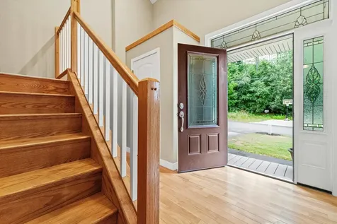 81 Holly Street Goffstown NH 03045-1342