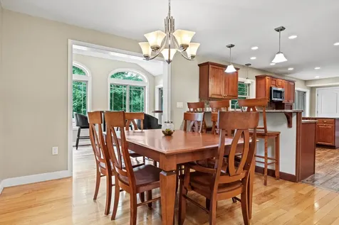 81 Holly Street Goffstown NH 03045-1342