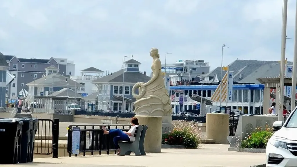 12 G Street Hampton NH 03842