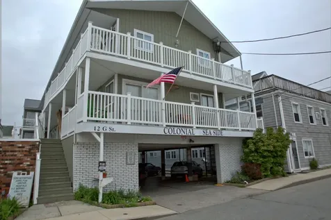 12 G Street Hampton NH 03842
