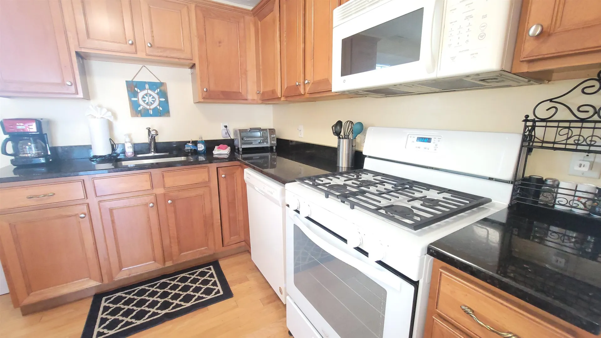 89 Ashworth Avenue Hampton NH 03842