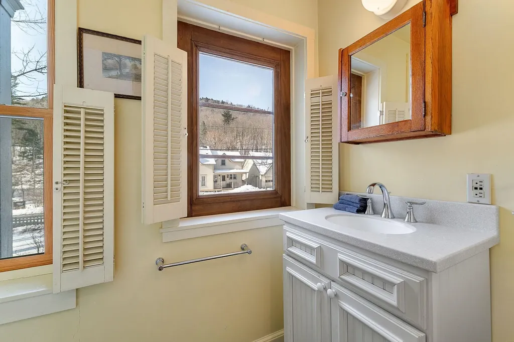 565 Main Street Warren VT 05674