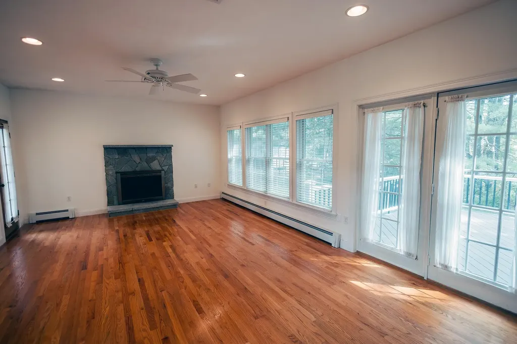 19 Melissa Circle Pelham NH 03076