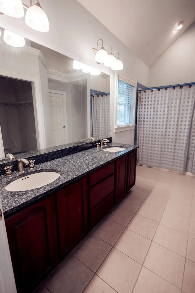 19 Melissa Circle Pelham NH 03076