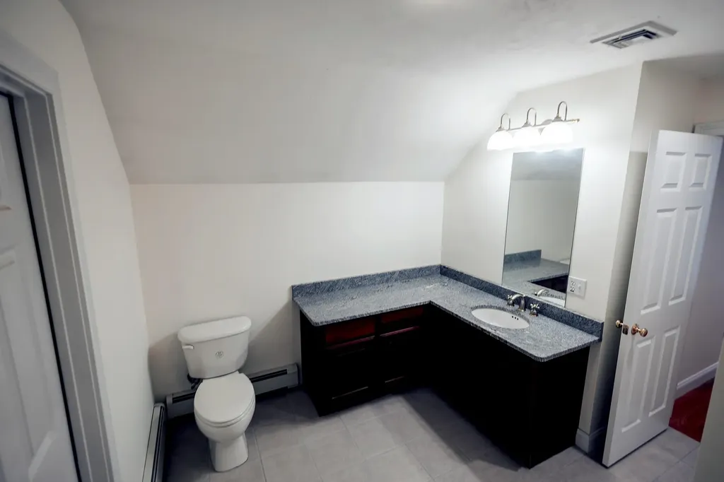 19 Melissa Circle Pelham NH 03076