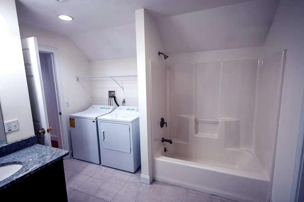 19 Melissa Circle Pelham NH 03076