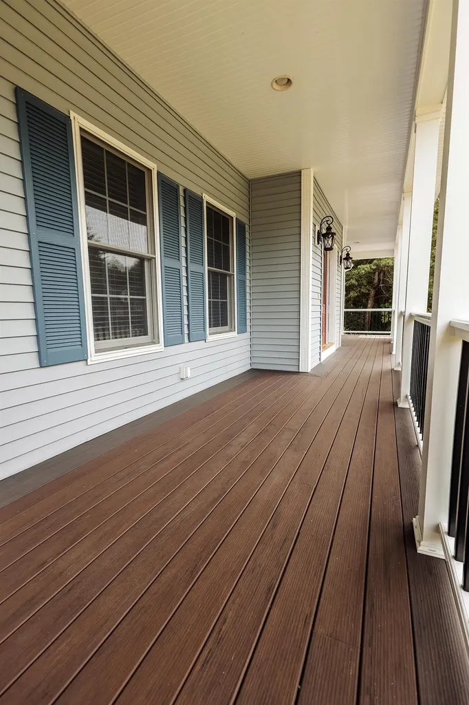 19 Melissa Circle Pelham NH 03076