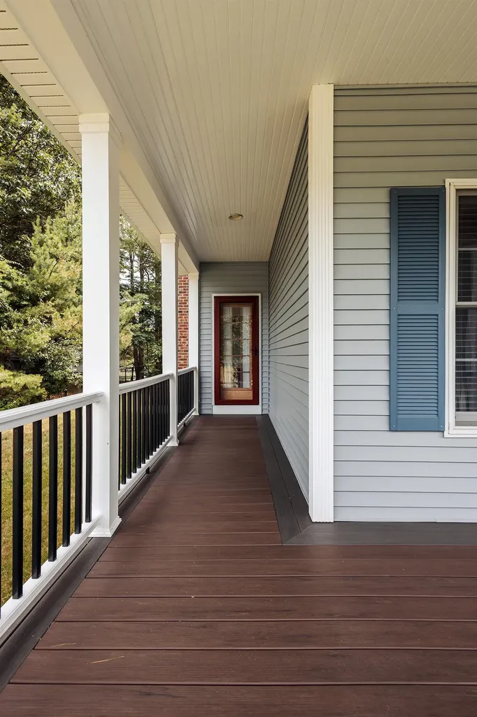 19 Melissa Circle Pelham NH 03076