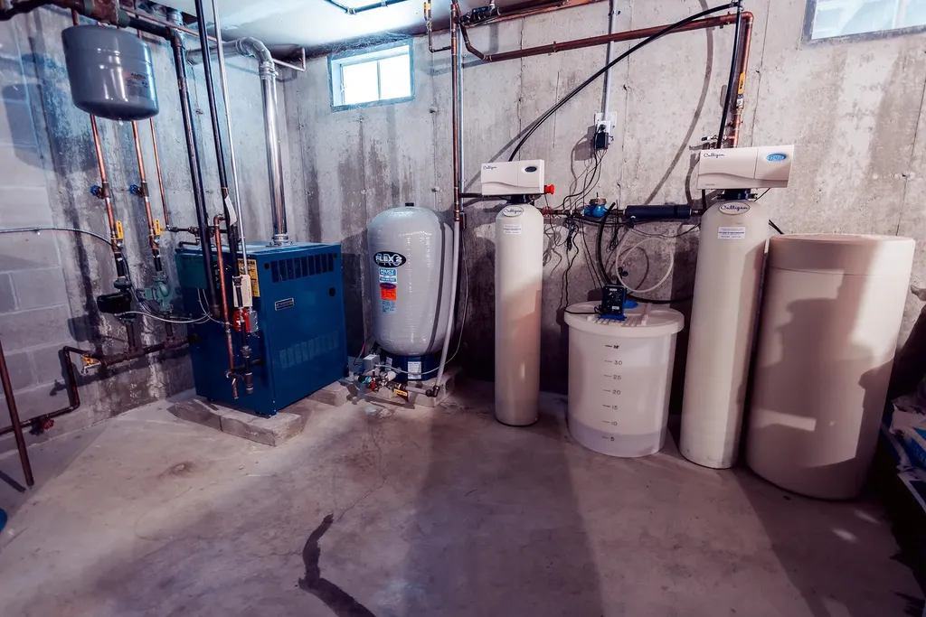 19 Melissa Circle Pelham NH 03076