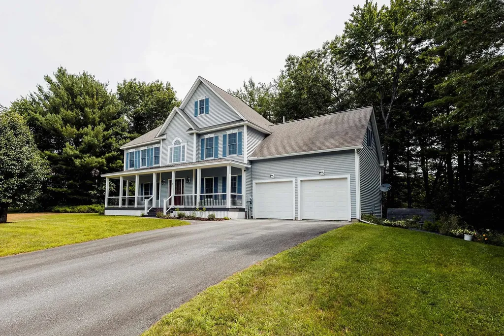 19 Melissa Circle Pelham NH 03076