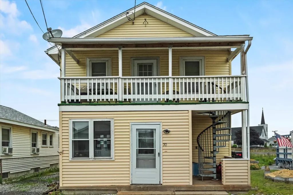 50 Highland Avenue Hampton NH 03842