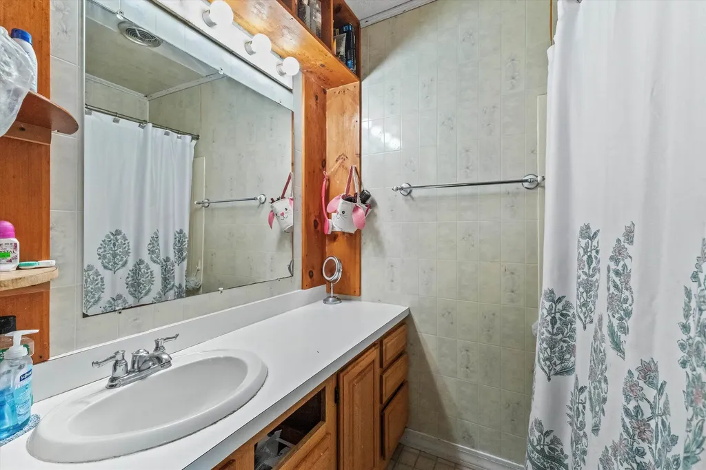 50 Highland Avenue Hampton NH 03842