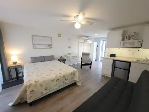 6 Ashworth Avenue Hampton NH 03842
