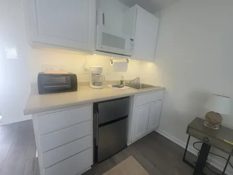 6 Ashworth Avenue Hampton NH 03842
