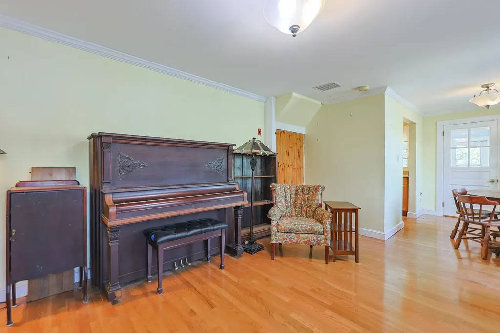 16 Channel Road Ossipee NH 03814