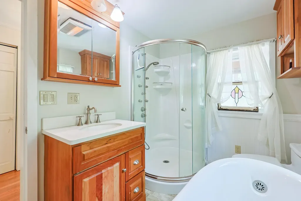 16 Channel Road Ossipee NH 03814