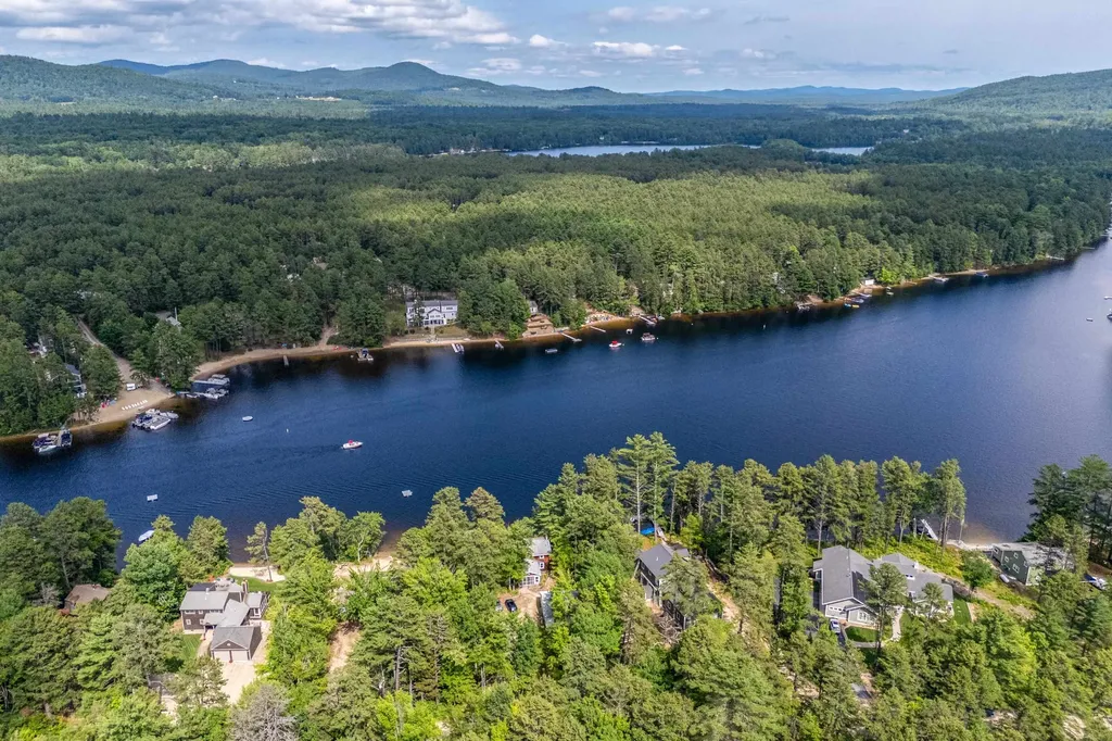 16 Channel Road Ossipee NH 03814