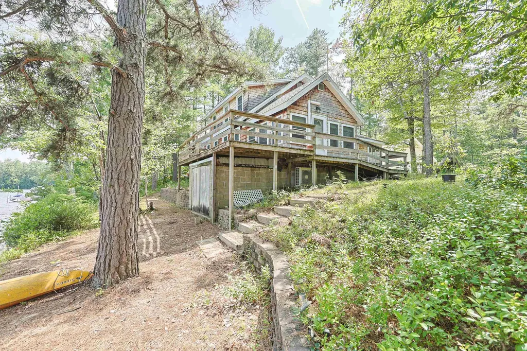 16 Channel Road Ossipee NH 03814