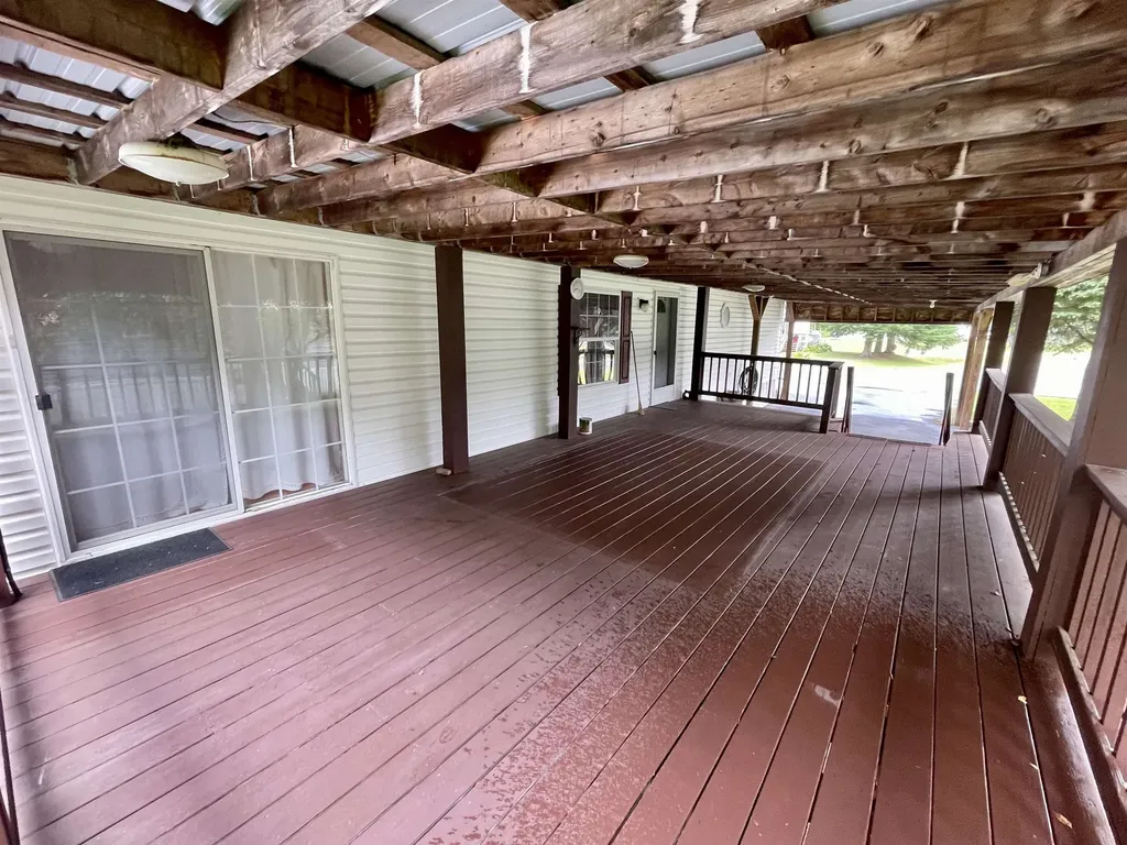 86 Bluebird Lane Lyndon VT 05851