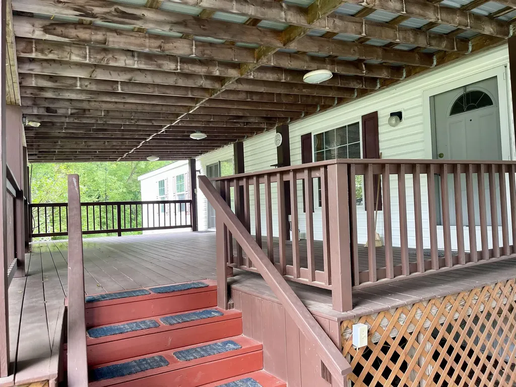 86 Bluebird Lane Lyndon VT 05851