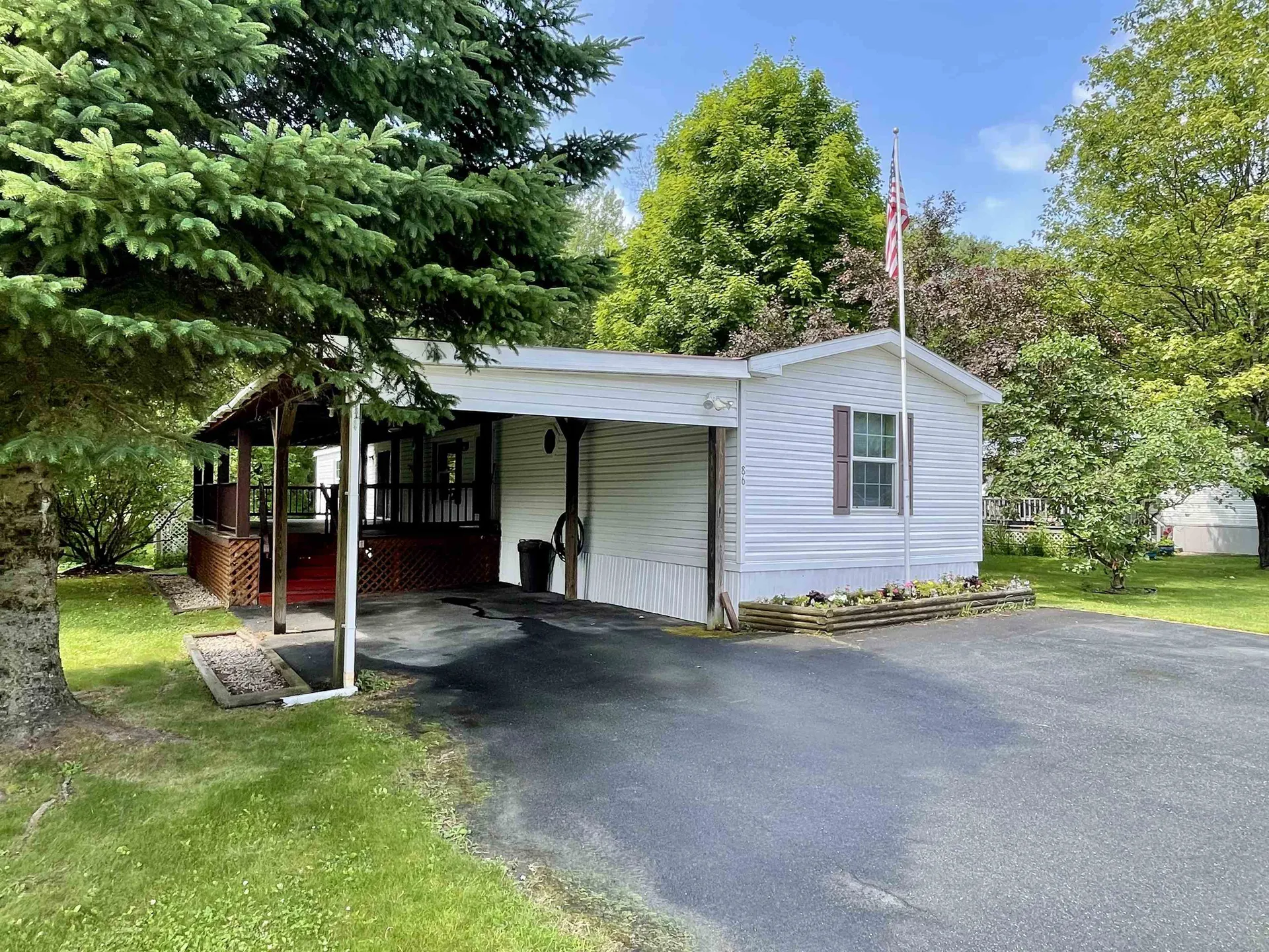 86 Bluebird Lane Lyndon VT 05851