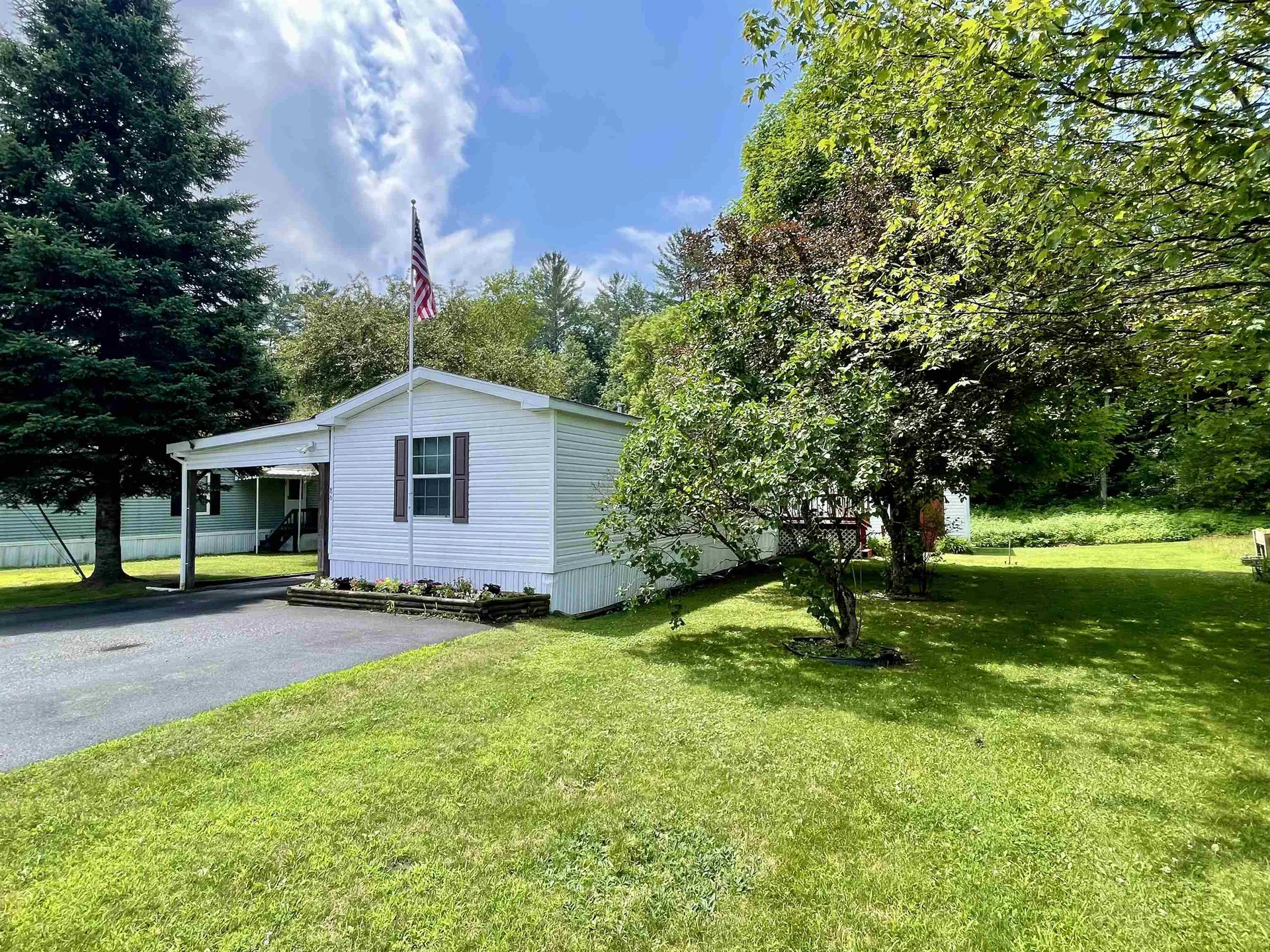 86 Bluebird Lane Lyndon VT 05851