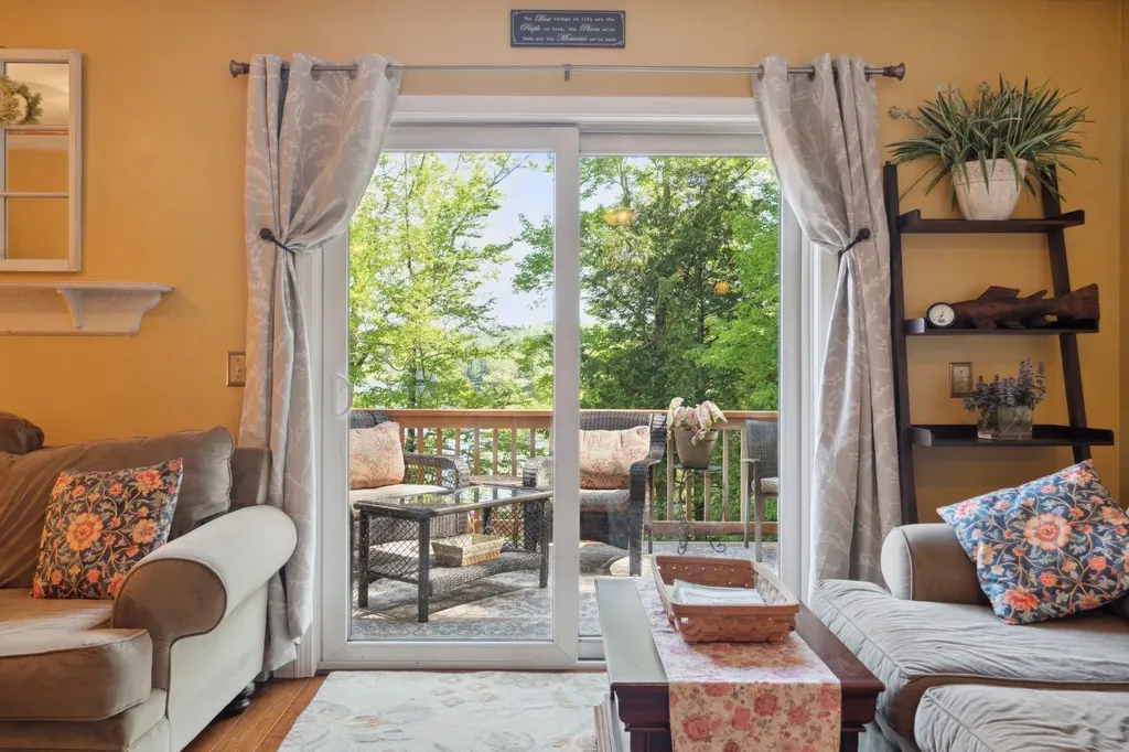 1376 Nh Route 11 Sunapee NH 03782