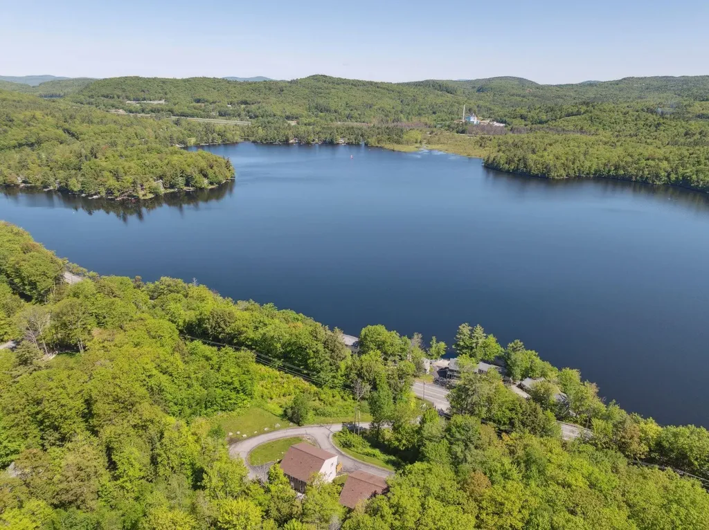 1376 Nh Route 11 Sunapee NH 03782