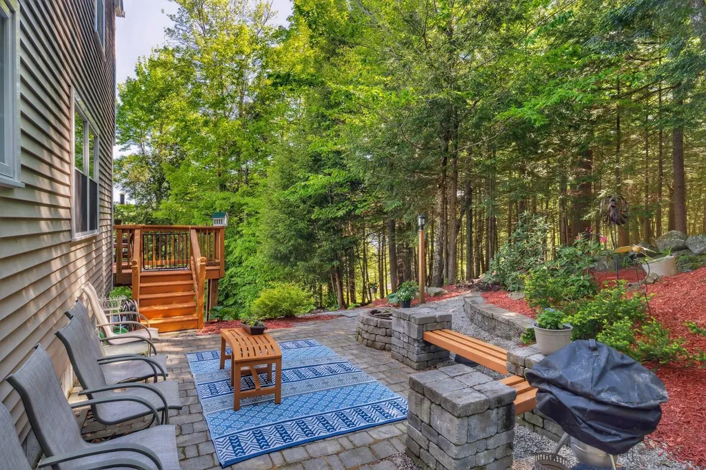 1376 Nh Route 11 Sunapee NH 03782