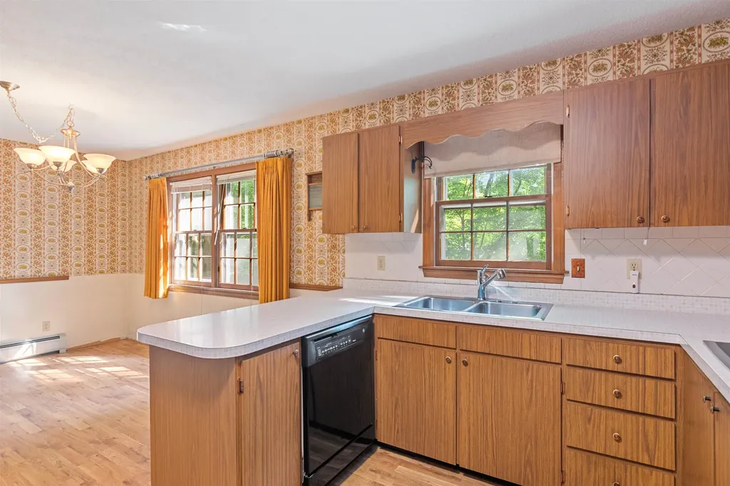 184 Colchester Point Road Colchester VT 05446