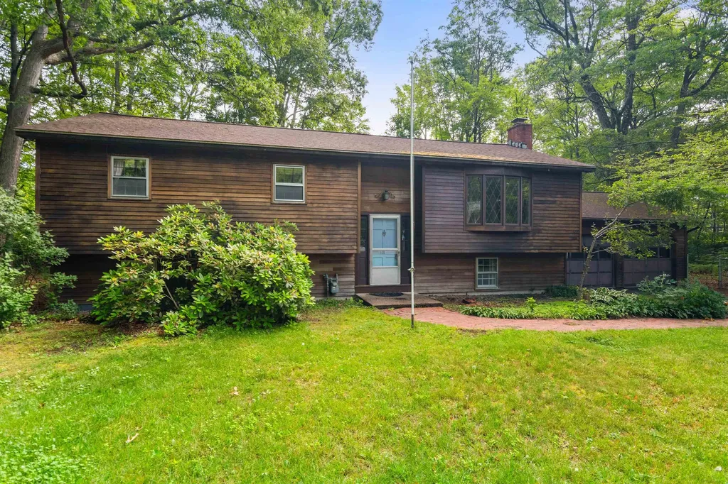 184 Colchester Point Road Colchester VT 05446