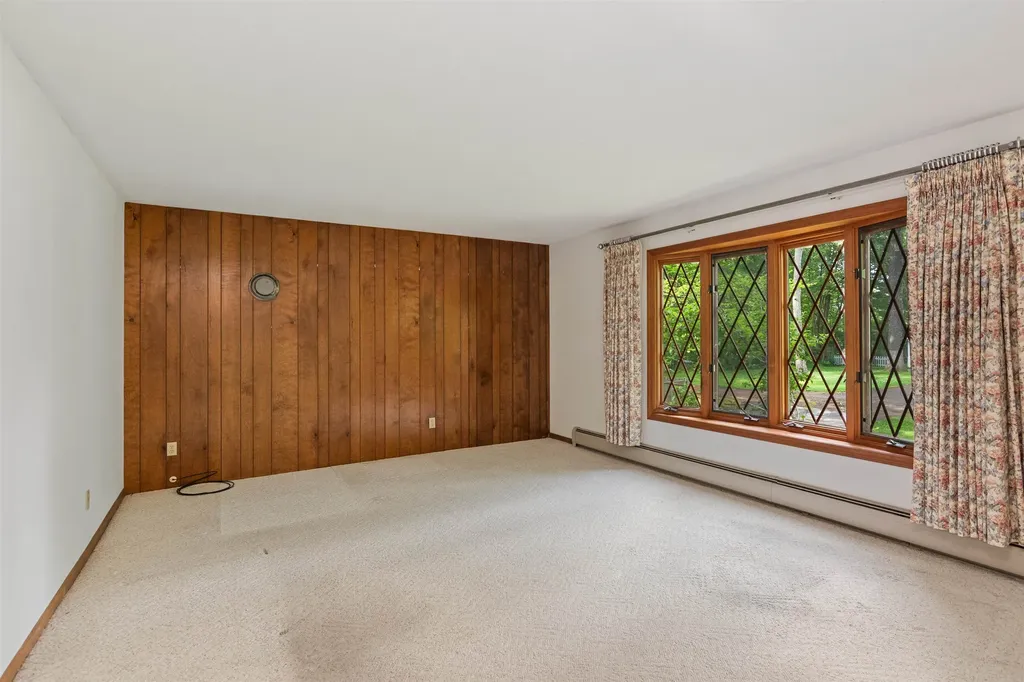 184 Colchester Point Road Colchester VT 05446