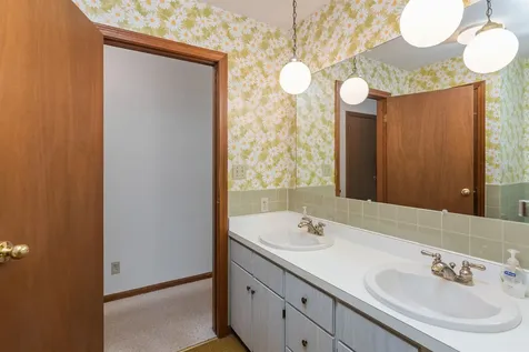 184 Colchester Point Road Colchester VT 05446