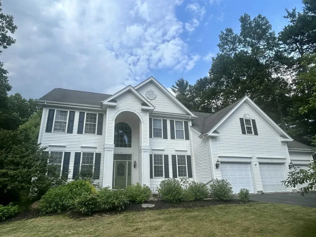 10 Debra Drive Essex VT 05452