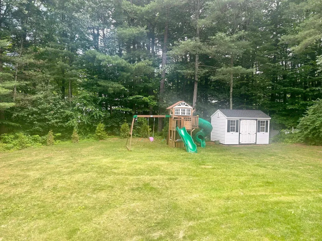 10 Debra Drive Essex VT 05452